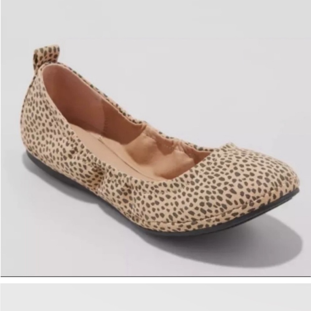 Universal Threads Delaney Animal Leopard Flats